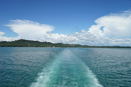前往泰国南中国海的Ko Chang(大象岛)时看到美丽的路程图片