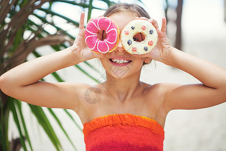 女孩吃甜甜圈蛋糕快乐糖果面团学校小吃饮食面包育肥眼镜图片