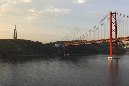 里斯本桥建筑物地标旅行城市电缆运输摄影商业建筑学健康图片