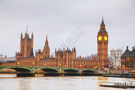 伦敦与时钟塔和议会大厦的伦敦建筑学首都建筑旅游历史城市地标吸引力天空旅行图片