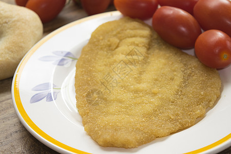 面包和油炸面片营养鳕鱼食物面包屑盘子油炸沙拉海鲜柠檬鲶鱼图片