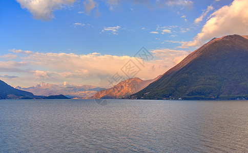 卢加诺湖或塞雷西奥湖风景假期全景图片