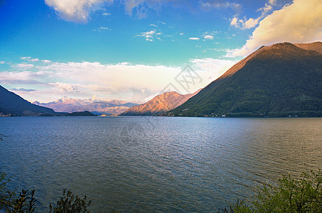 卢加诺湖或塞雷西奥湖风景假期全景图片