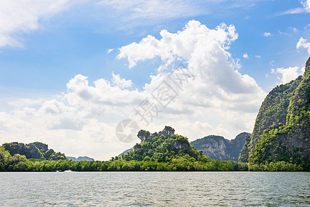 Khao Ma Chu岛支撑海洋旅游闲暇航程船只运输群岛热带游客图片