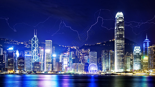 香港之夜的暴风雨图片