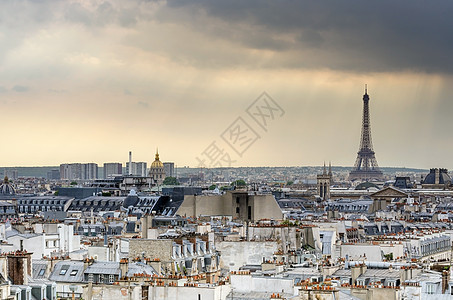 日落时巴黎天际和埃菲尔铁塔图片
