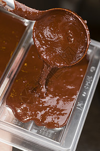 手工巧克力棒制作材料的成份图示酒吧奶油食物小吃榛子甘蔗开心果可可坚果水果图片