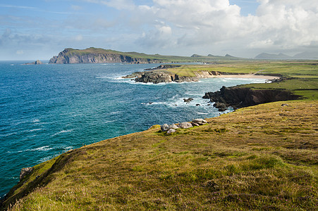 丁莱半岛的裂缝海景岩石蓝色海浪悬崖海岸半岛雪橇海岸线风景图片