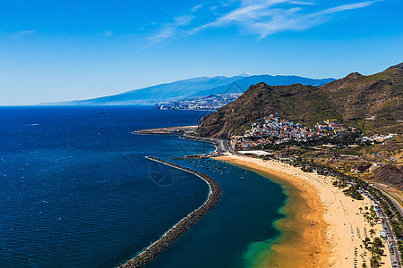 观测大西洋和海滩的海岸或岸边图片