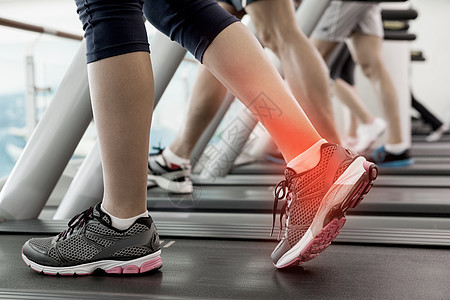 运动车上妇女高压脚踝娱乐工作室调子训练健身房健身室闲暇运动骨骼跑步图片
