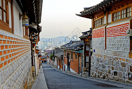 日落时首尔的历史区景观胡同房子传统风光住宅街道历史古董邻里图片