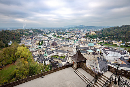来自堡垒的萨尔茨堡市城堡建筑学城市寺庙旅行大教堂假期建筑物教会旅游图片