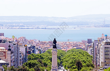 爱德华多七世神像和葡萄牙里斯本概览图片