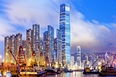晚上在香港消失点天空市中心正方形外观港口摩天大楼金融财富城市图片