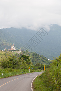 山区公路天空旅行运输自然车道绿色爬坡公园山脉草地图片