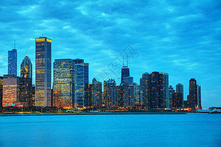 芝加哥市中心城市风景金融公园地标建筑城市天空反射图片