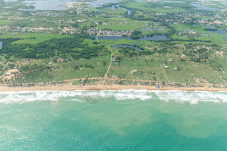 贝宁科托努海岸空中观察 贝宁科托努海岸线波浪鸟瞰图海岸旅行支撑海洋海滩背景图片