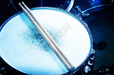 鼓声概念形象乐队白色鸡腿娱乐男人铙钹音乐韵律乐器速度背景图片