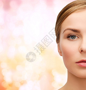 美丽的女人的脸化妆品福利活力清洁女孩皮肤治疗保湿嘴唇美容图片