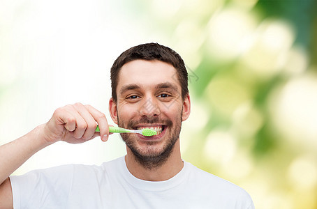 带着牙刷微笑的年轻人男性卫生生态拉丁胡须保健牙膏福利口服抛光图片