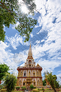 Wat Chalong或寺庙建筑晴天历史景点佛教徒阳光旅行金子建筑学崇拜图片