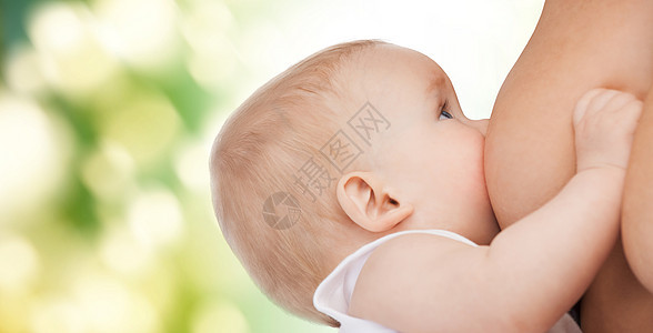 近身母亲母乳喂奶 可爱的婴儿孩子牛奶童年女性胸部育儿男生身体营养妈妈图片