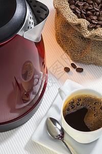 含反光咖啡杯反射热饮电热厨房水壶茶匙红色杯子咖啡早餐图片