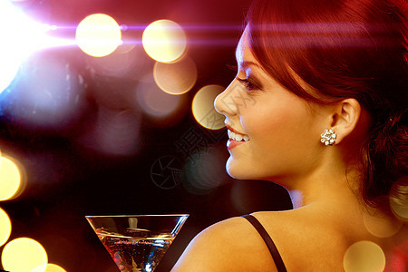 女鸡尾酒俱乐部富裕贵宾城市女性女孩饮料精英玻璃微笑图片