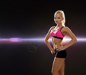穿运动服的美丽运动妇女训练耐力活力运动员女性优胜者肌肉培训师赛跑者重量图片