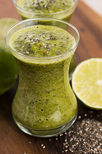 健康绿色新鲜水果和蔬菜果汁冰淇淋加辣椒菠萝维生素主义者柠檬排毒饮食矿物质香蕉玻璃食物图片