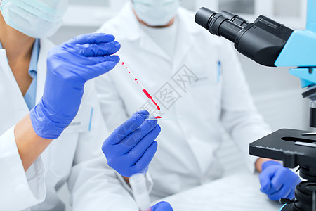 艾滋病科学家们在实验室里填满过敏天线人员技术专家微生物学生物学临床化学品医生盘子化学背景
