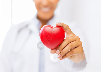 女人的手与心机构女孩心脏药品攻击移植心脏病学心电图外科帮助图片