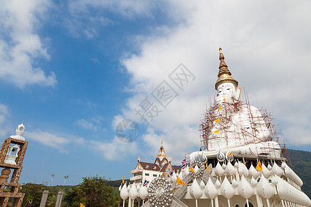 Watha 隐藏玻璃玻璃装饰天空建筑学风格旅游白色佛教徒旅行地标宝塔图片