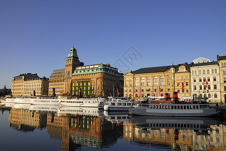 斯德哥尔摩有船的堤岸场景建筑旅行港口文化绳索景观桅杆旅游外皮图片