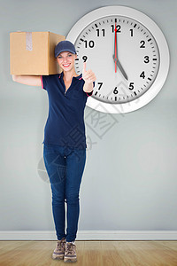 拥有纸板盒的幸福分娩妇女综合形象 一 女性运输送货时间导游服务地板制服送货员木地板手势图片