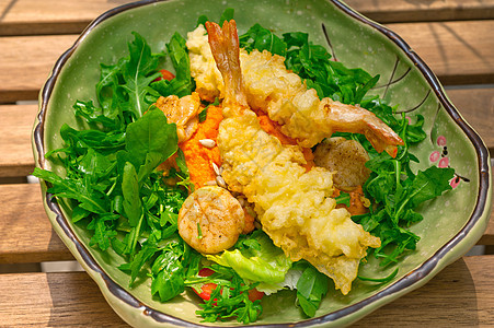 配沙拉的日本新鲜虾盘子海鲜小吃海胆蔬菜贝类寿司食品对虾餐厅图片