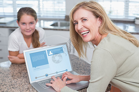 网站界面综合图像图象科技技术柜台电脑计算孩子母亲公寓感情家庭生活图片