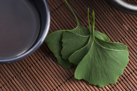 鸡果茶自然草药花草治疗福利植物银杏叶银杏树药物饮料图片