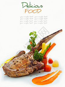 有蔬菜和巴西尔的烤猪排盘子奢华草药餐厅猪肉美食叶子牛扒炙烤架子图片