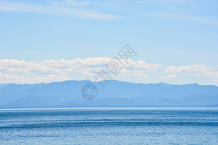 胡安德富卡2海峡山脉范围天空级联背景图片