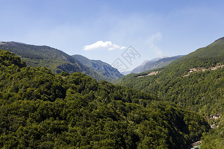 山区悬崖叶子国家土地阳光峡谷植物季节地标环境图片