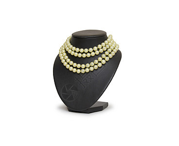 黑假发的珍珠项链被隔离魅力女性模型奢华人体天鹅绒珠宝宝石珠子闪光图片