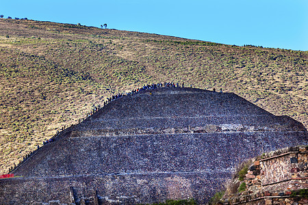 登山的太阳寺庙 墨西哥墨西哥城建筑学金字塔石头全景街道旅游废墟遗产地标文化图片