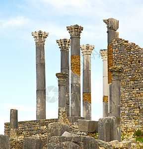 罗马古老的罗曼腐烂的纪念碑 在非洲摩洛科瓦卢比利斯废墟场地历史城市全景化石堡垒帝国旅游马赛克图片