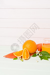 新鲜榨橙汁生产橙子木头甜点饮料饮食果汁水果桌子营养图片