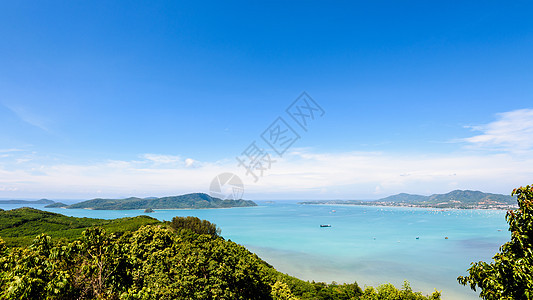 在泰国普吉Phuket的安达曼海上空观蓝天巡航地平线旅行海滩热带天空海岸线旅游帆船宽屏图片