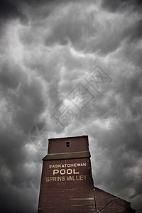 萨斯喀彻温谷地电梯风暴天空天气荒野雷雨戏剧性风景危险图片
