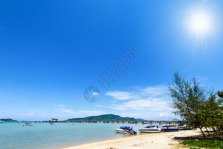 泰国普吉海滩港区港口海岸景点旅游海洋天空风景巡航蓝色阳光图片