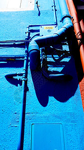 金属管和蓝彩华式电箱图片