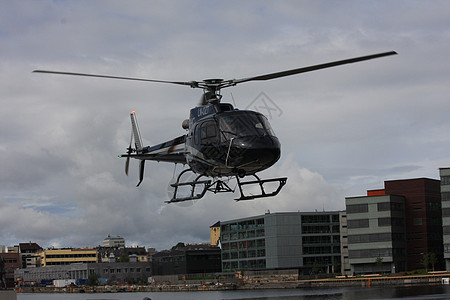 直升机旅游乐趣黑色熔渣图片
